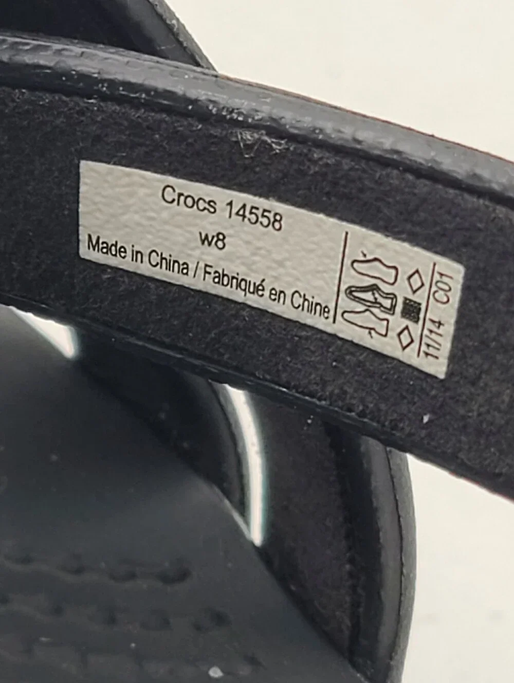 B40 CROCS Black Cyprus IV Women's Size 8 Heels Sandals Slip On Strappy